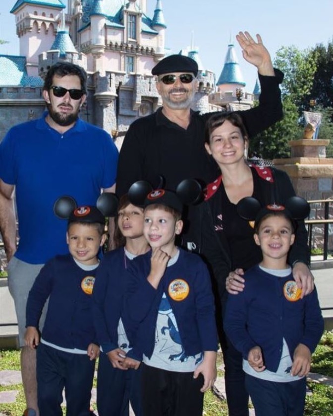 Bosé y sus hijos.