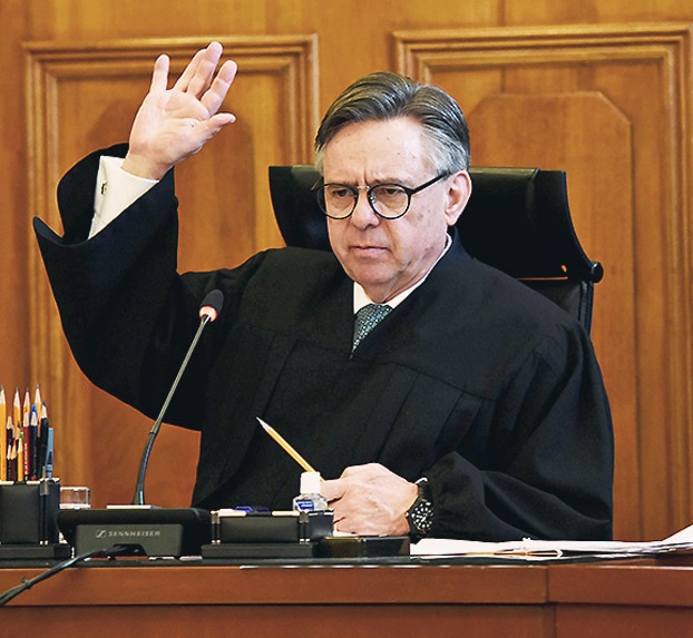 Renuncia de Medina Mora.