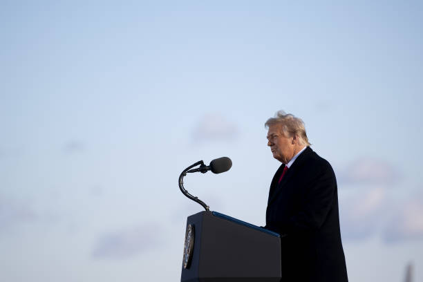 Trump cerca de ser acusado, senadores concluyen sus argumentos en el caso