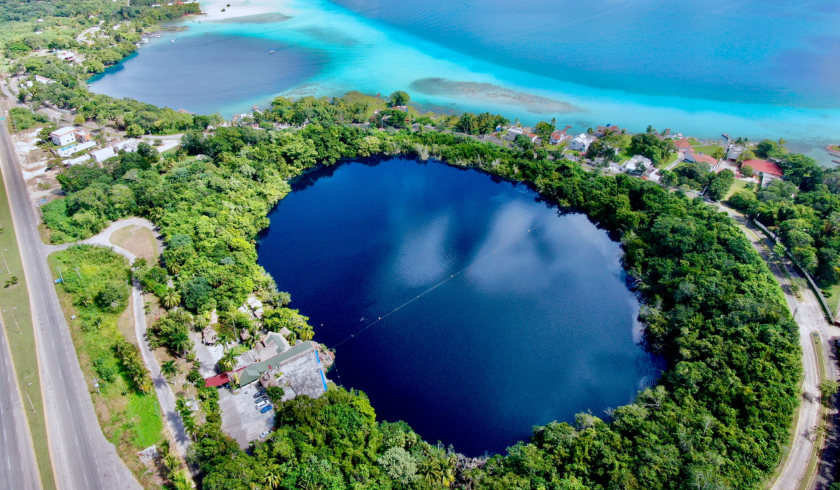 cenotes en Bacalar