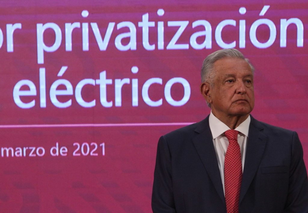 INE revoca masivas candidaturas a Morena; inicia pugna electoral por la democracia