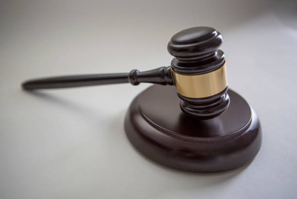 El engaño legislativo con signo de abuso de poder y pago de favores