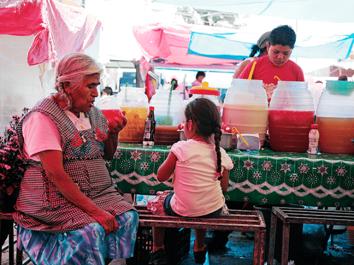venta de aguas y comida en tianguis