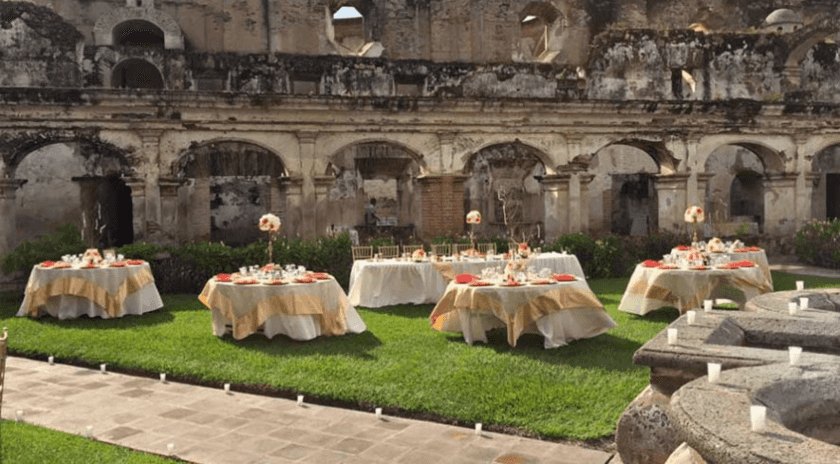 Las Paredes Gritan: Antigua… y su boda escandalosa
