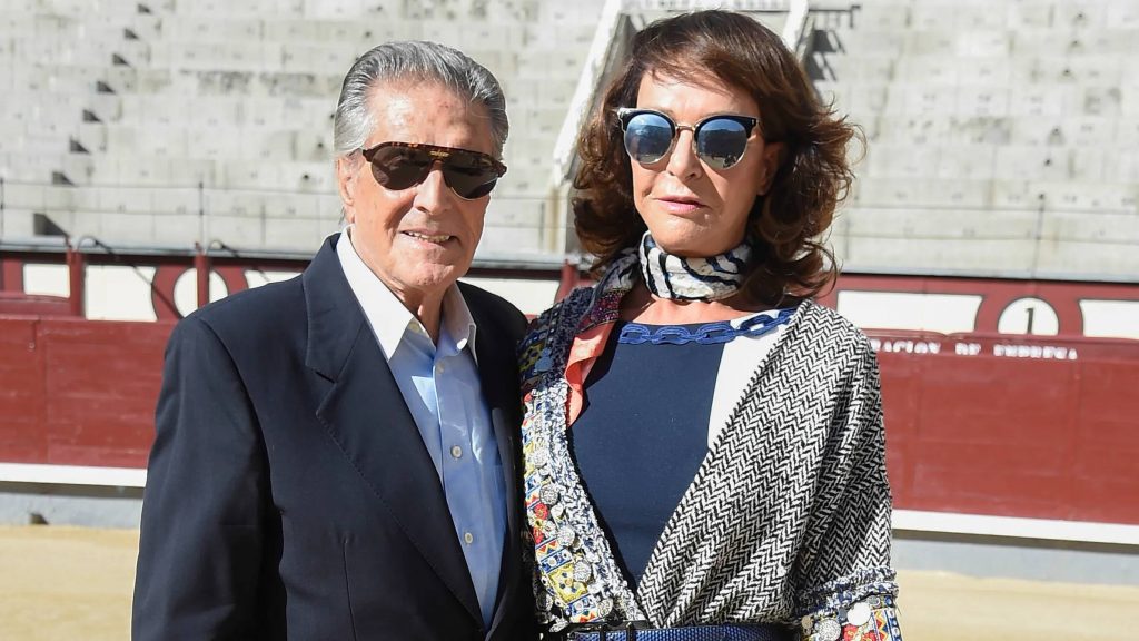 ostos y esposa