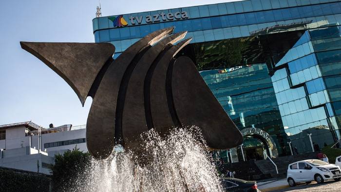 Las Paredes Gritan: Tv Azteca… Entre el bisne… Y el abuso…