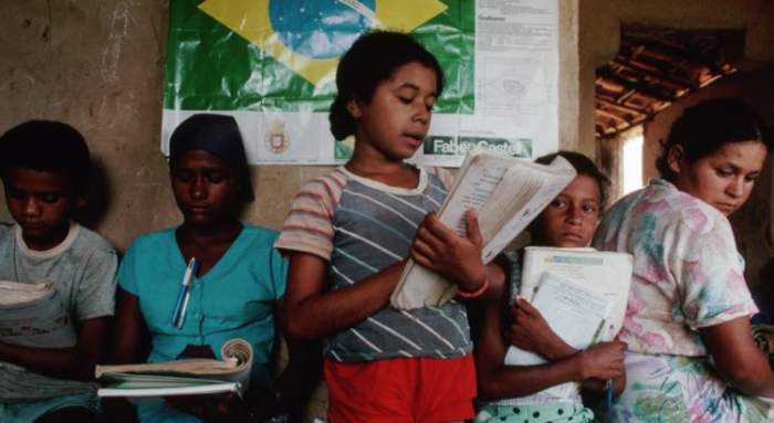 educación las paredes gritan